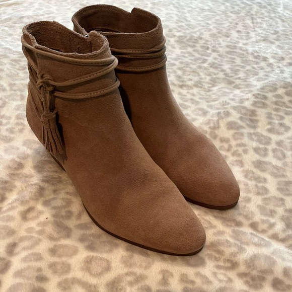 Tan Vince Camino booties size 8 - Picture 6 of 6